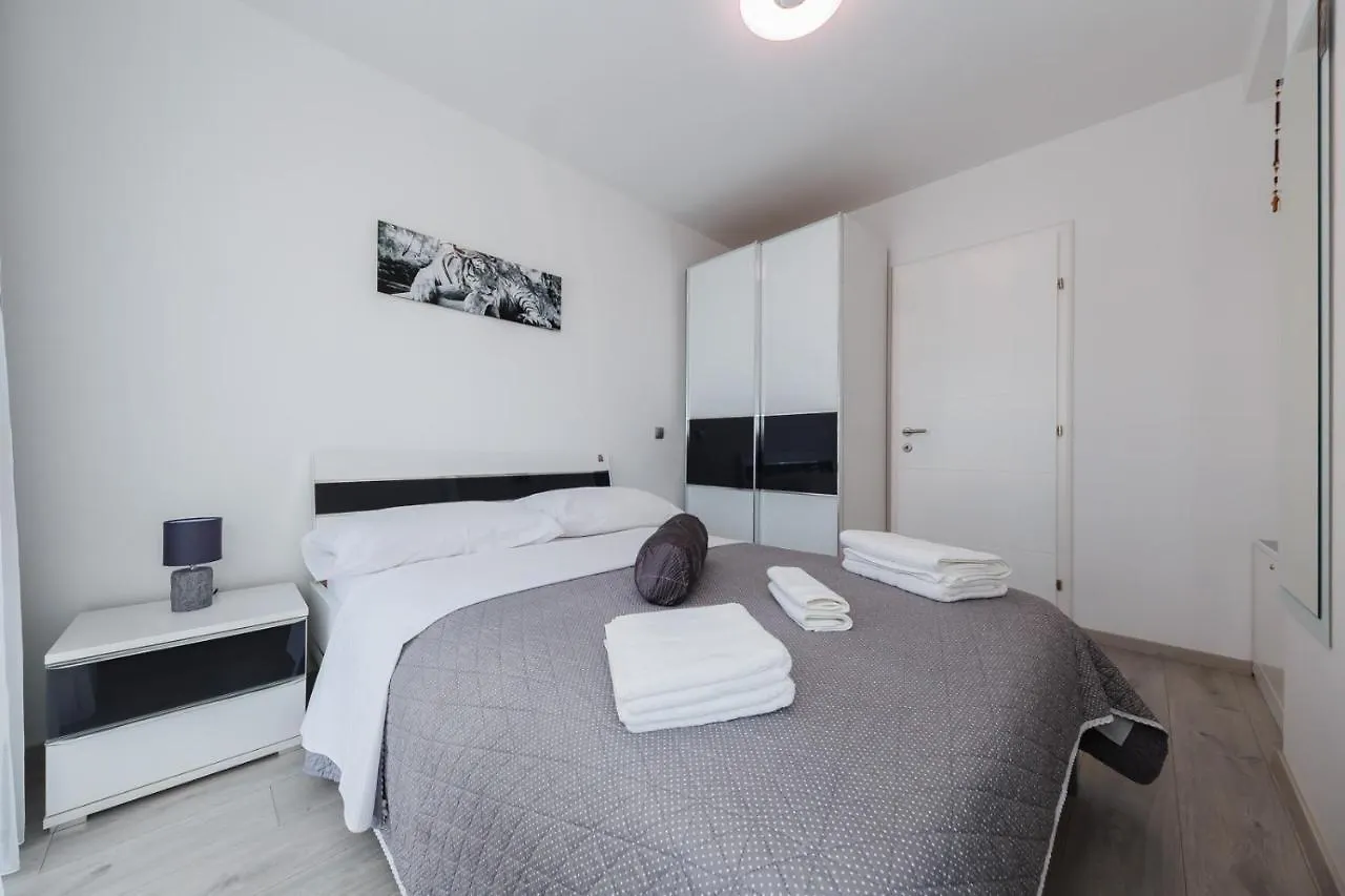 Villa Axioma 4-Star Luxury Villa, 2 Apartments, Sea View , Close To Beach, Sea View Terrace Kaštela