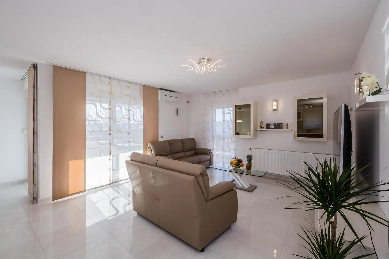 Villa Axioma 4-Star Luxury Villa, 2 Apartments, Sea View , Close To Beach, Sea View Terrace Kastela 0*,